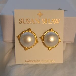Susan Shaw Gold and White Pearl Earrings